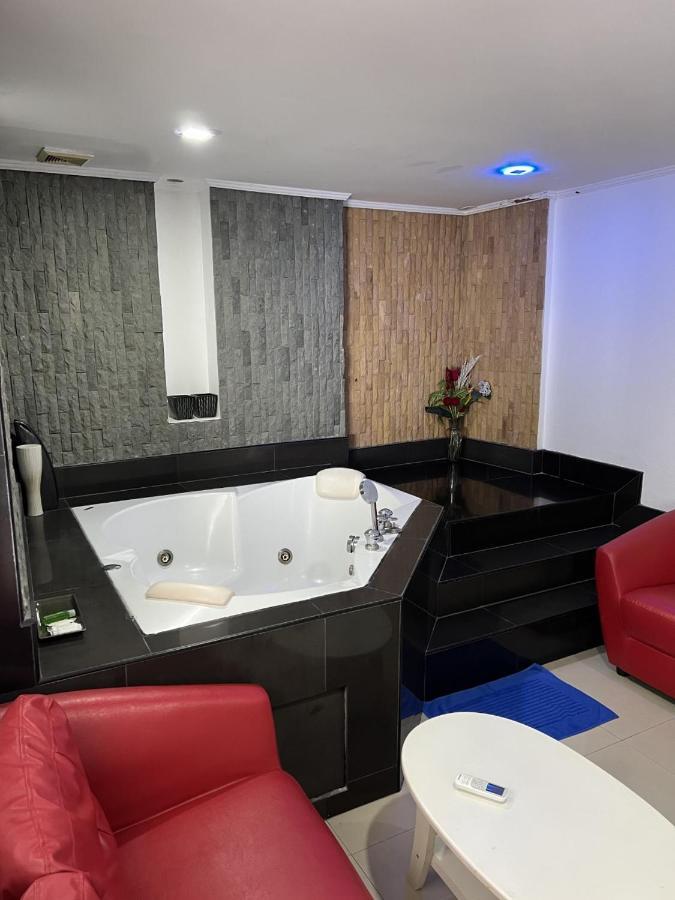 Galaxy Suites Pattaya Exteriör bild