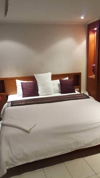 Galaxy Suites Pattaya Exteriör bild
