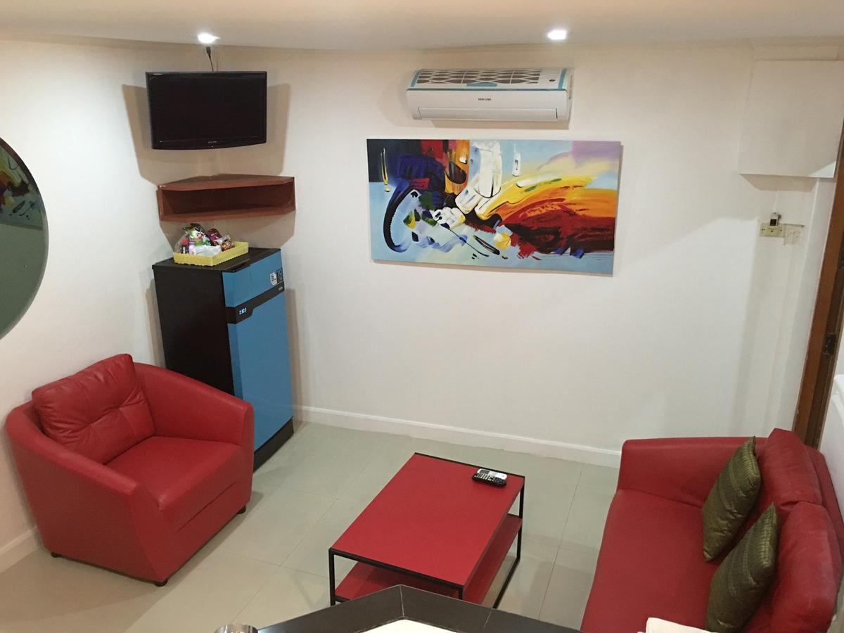 Galaxy Suites Pattaya Exteriör bild